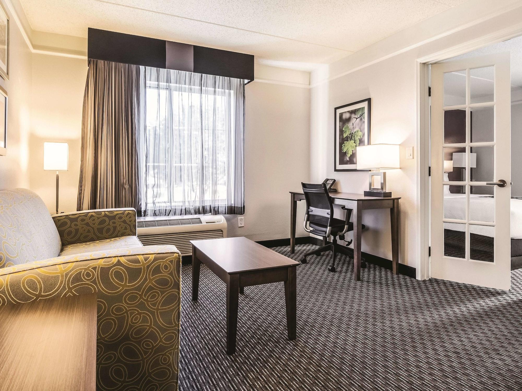 Hotel La Quinta By Wyndham Alexandria Airport Exteriér fotografie